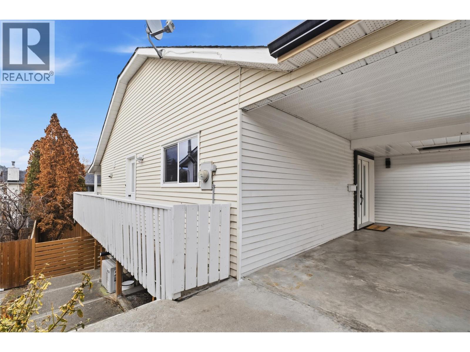  1432 Athans Court, Kelowna