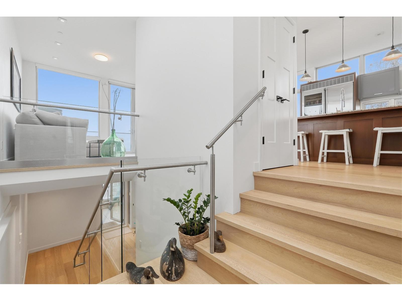 15046 BUENA VISTA AVENUE, White Rock