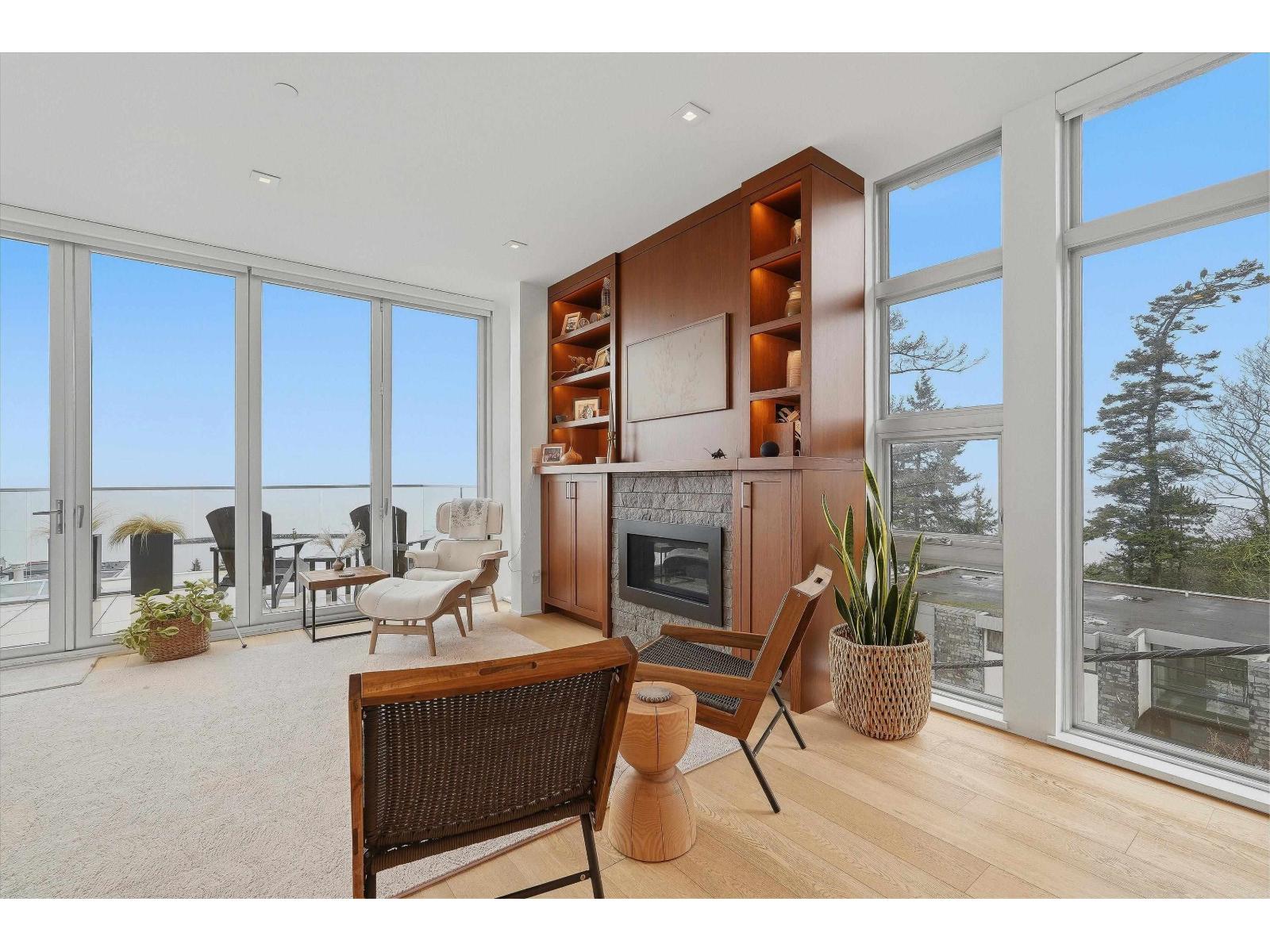 15046 BUENA VISTA AVENUE, White Rock