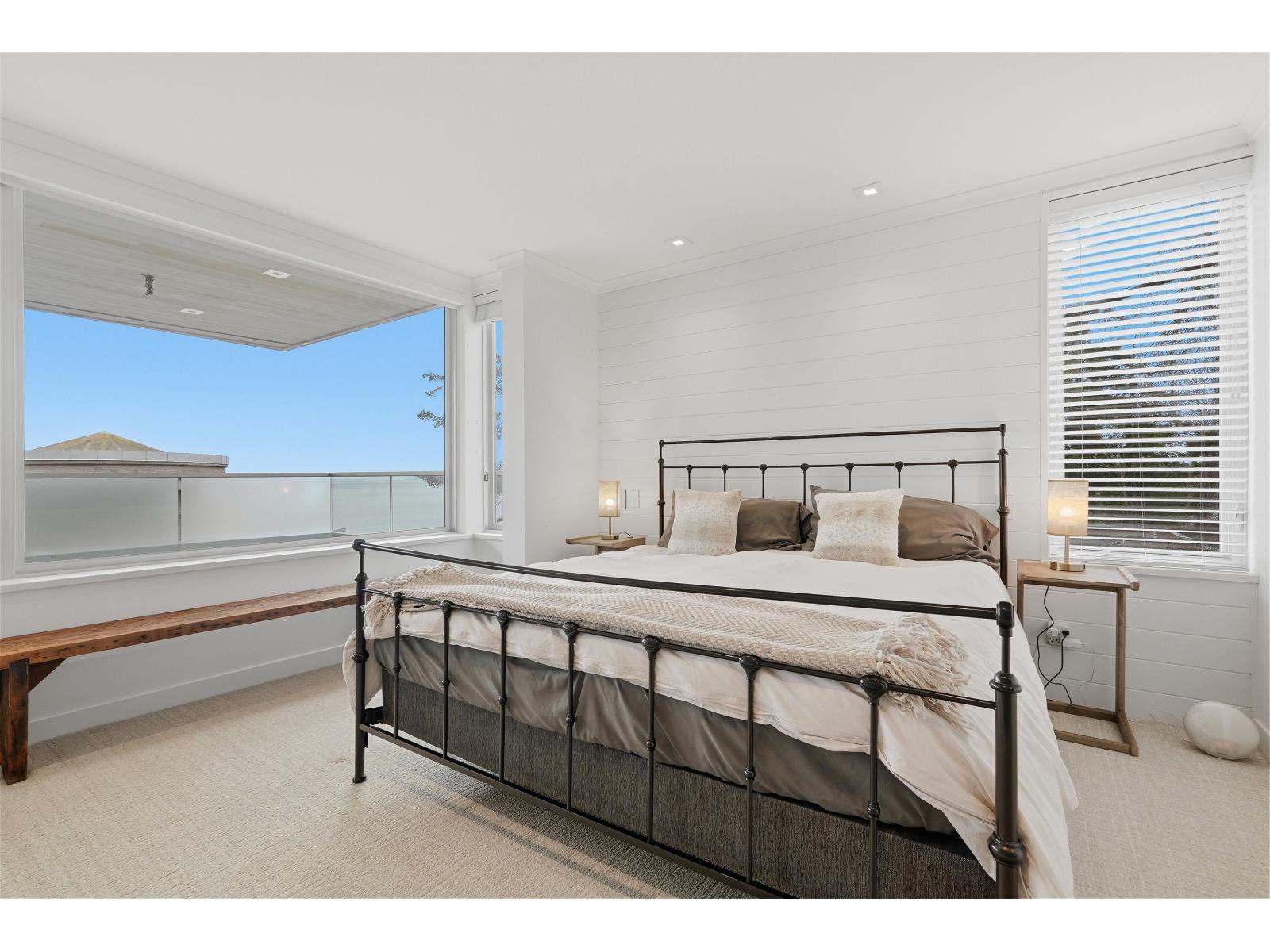 15046 BUENA VISTA AVENUE, White Rock