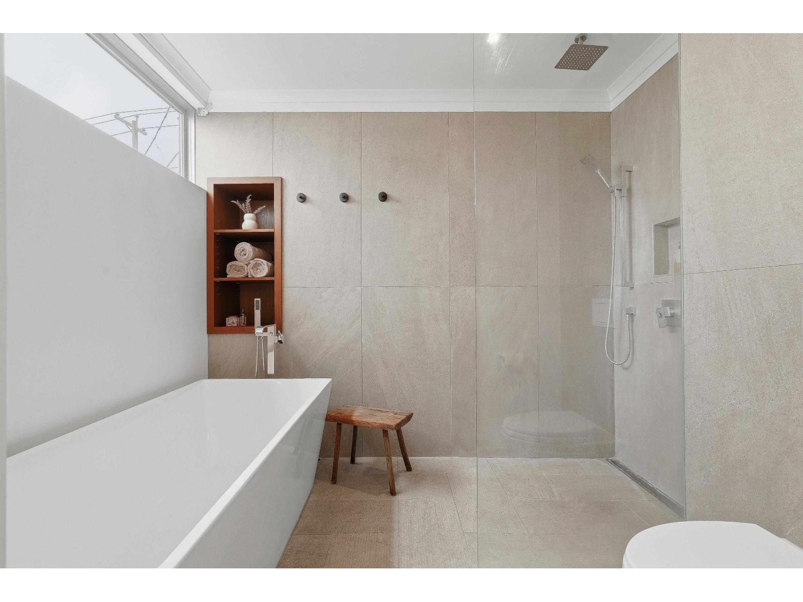 15046 BUENA VISTA AVENUE, White Rock