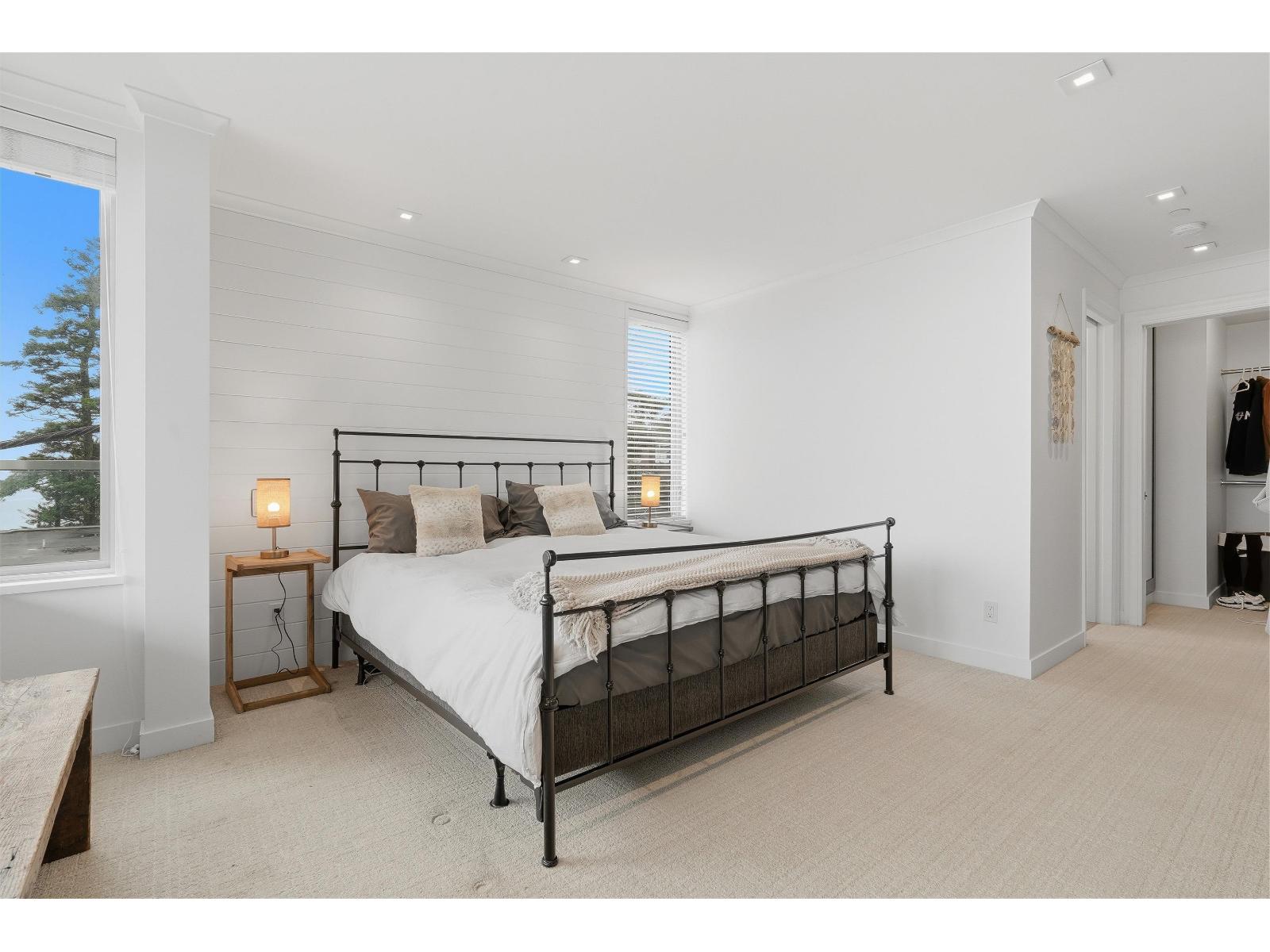 15046 BUENA VISTA AVENUE, White Rock