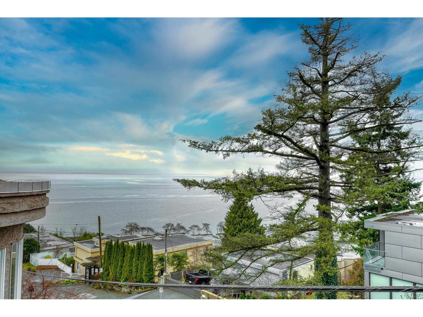 15046 BUENA VISTA AVENUE, White Rock