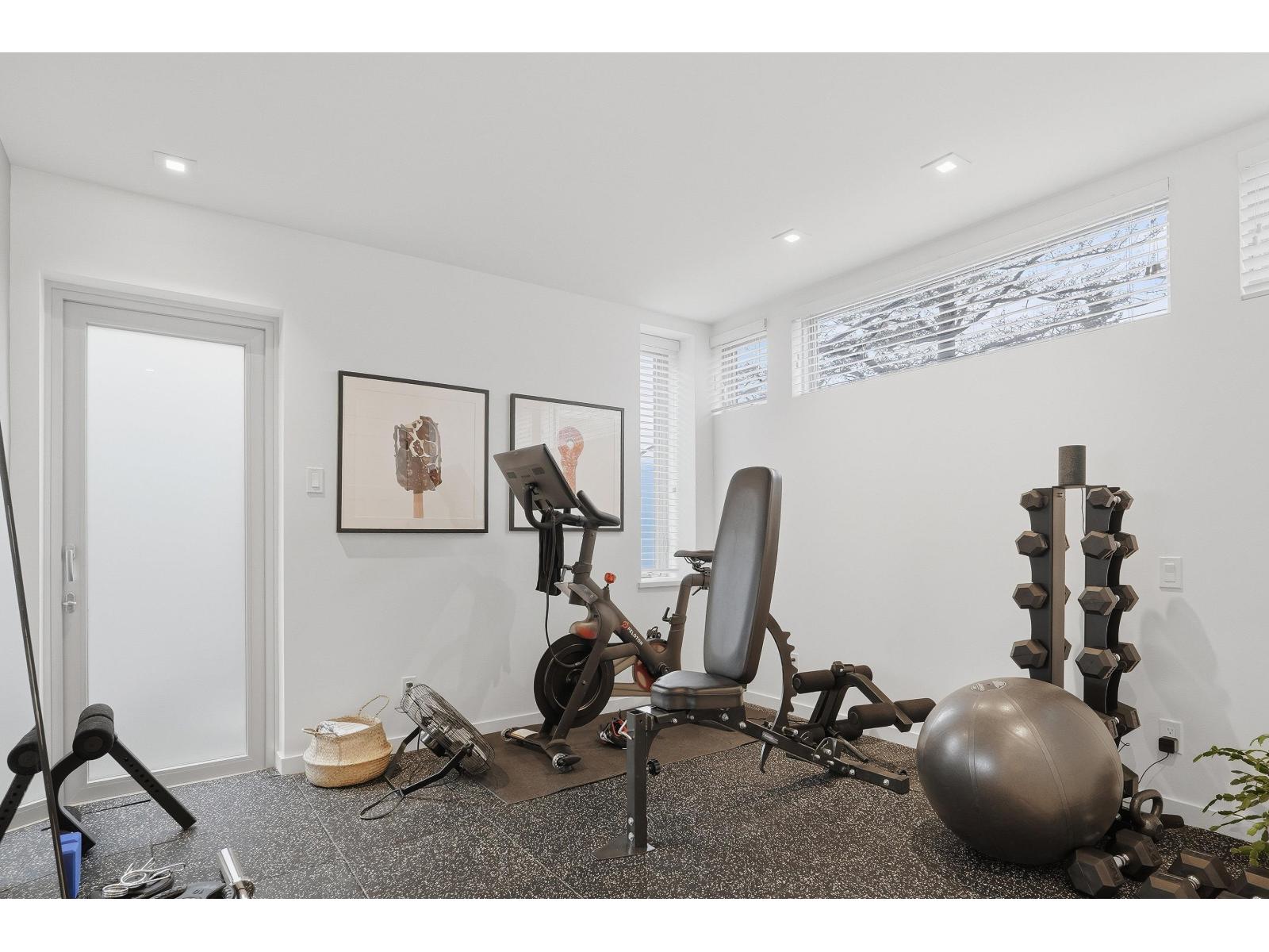 15046 BUENA VISTA AVENUE, White Rock