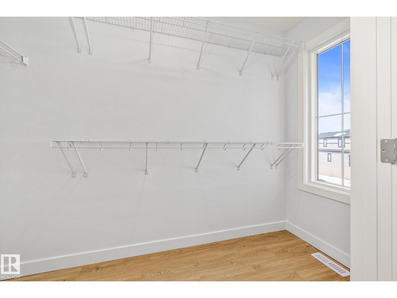 110 Honeysuckle GR, Leduc