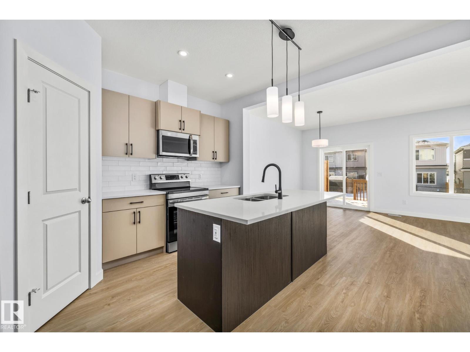 110 Honeysuckle GR, Leduc