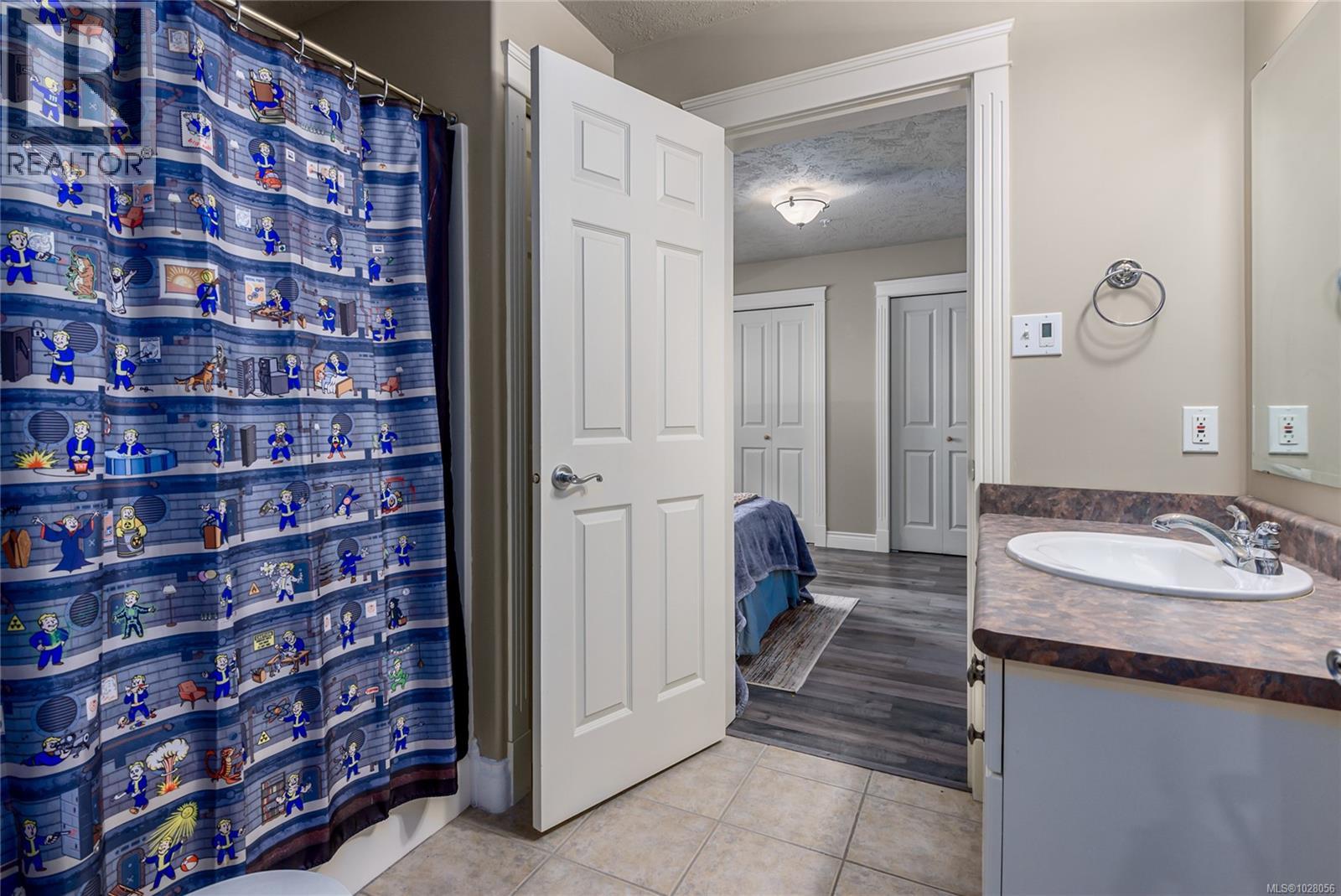 #17 1930 CAPELIN PL - 22