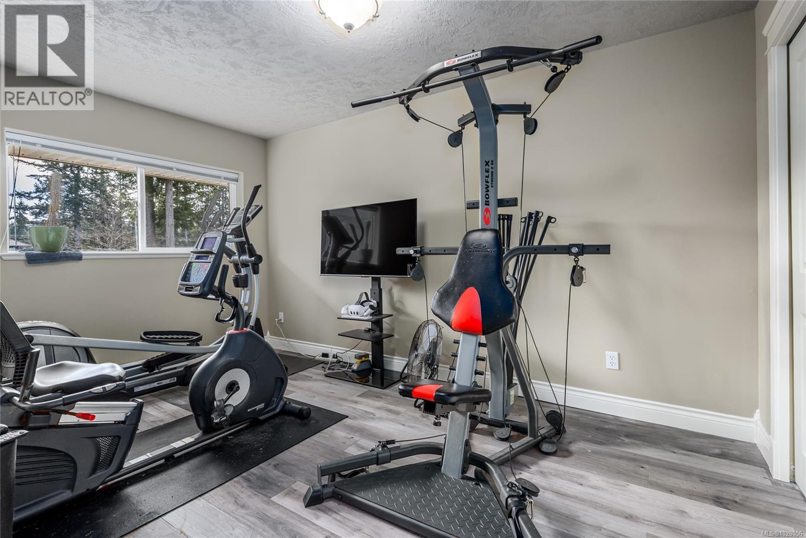 #17 1930 CAPELIN PL - 24