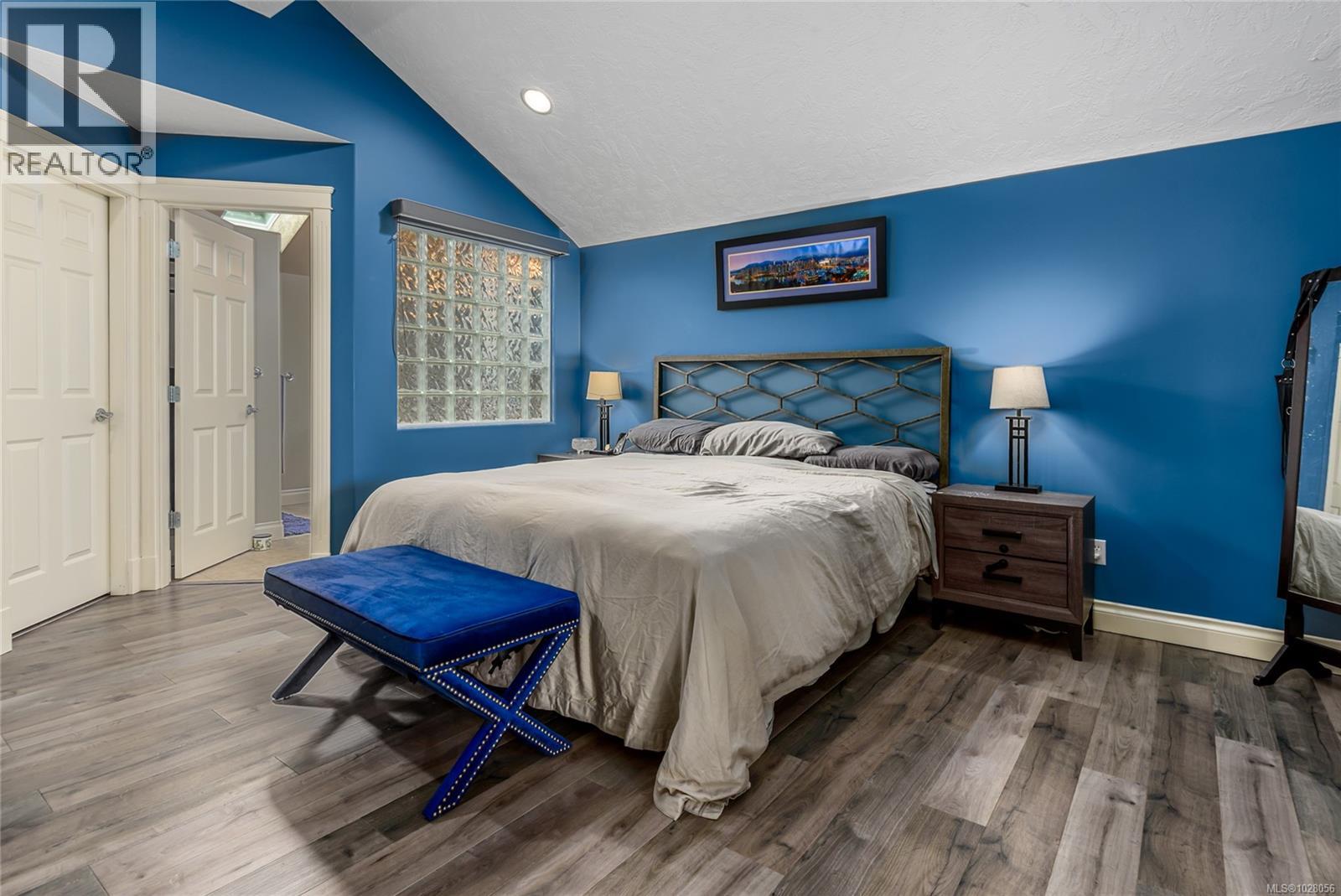 #17 1930 CAPELIN PL - 26