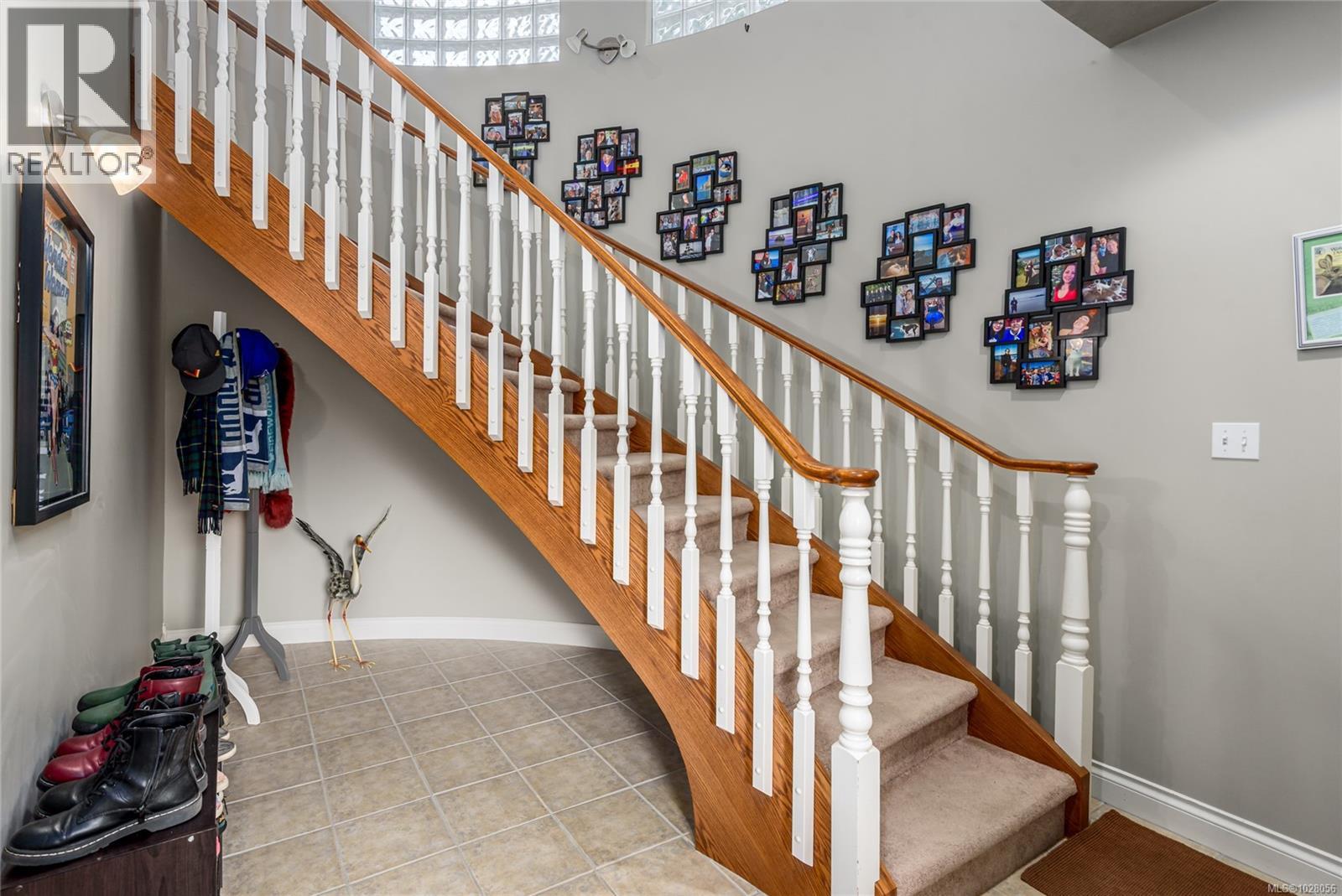 #17 1930 CAPELIN PL - Image 3