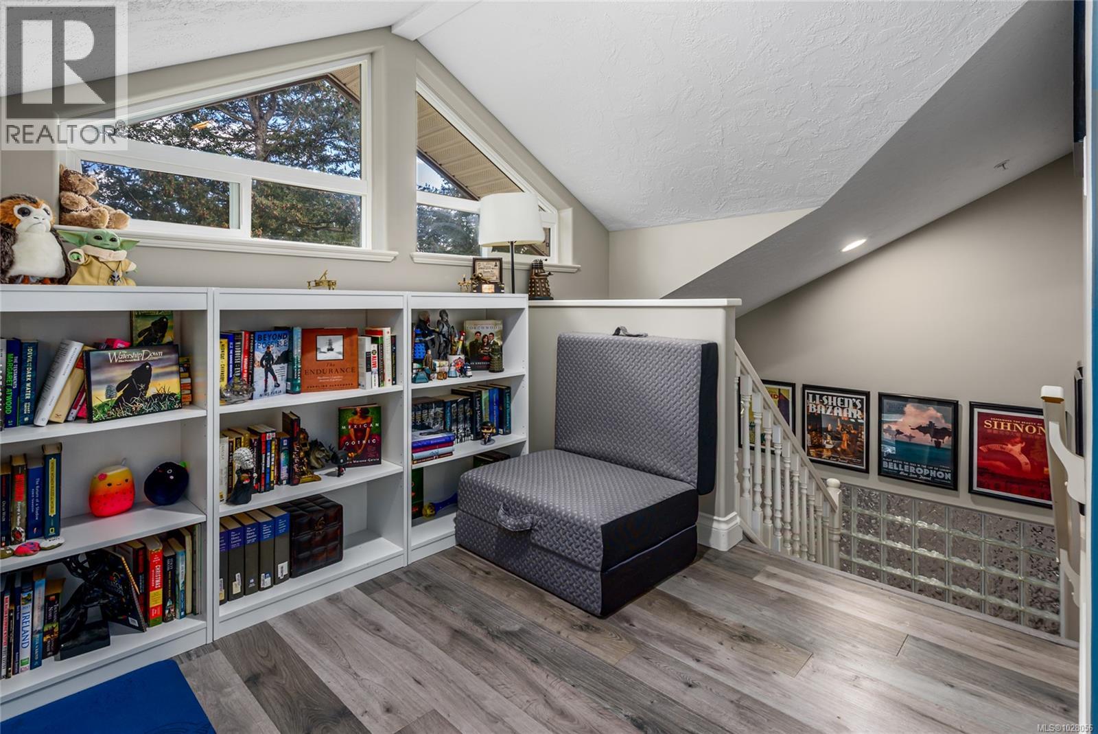 #17 1930 CAPELIN PL - 32