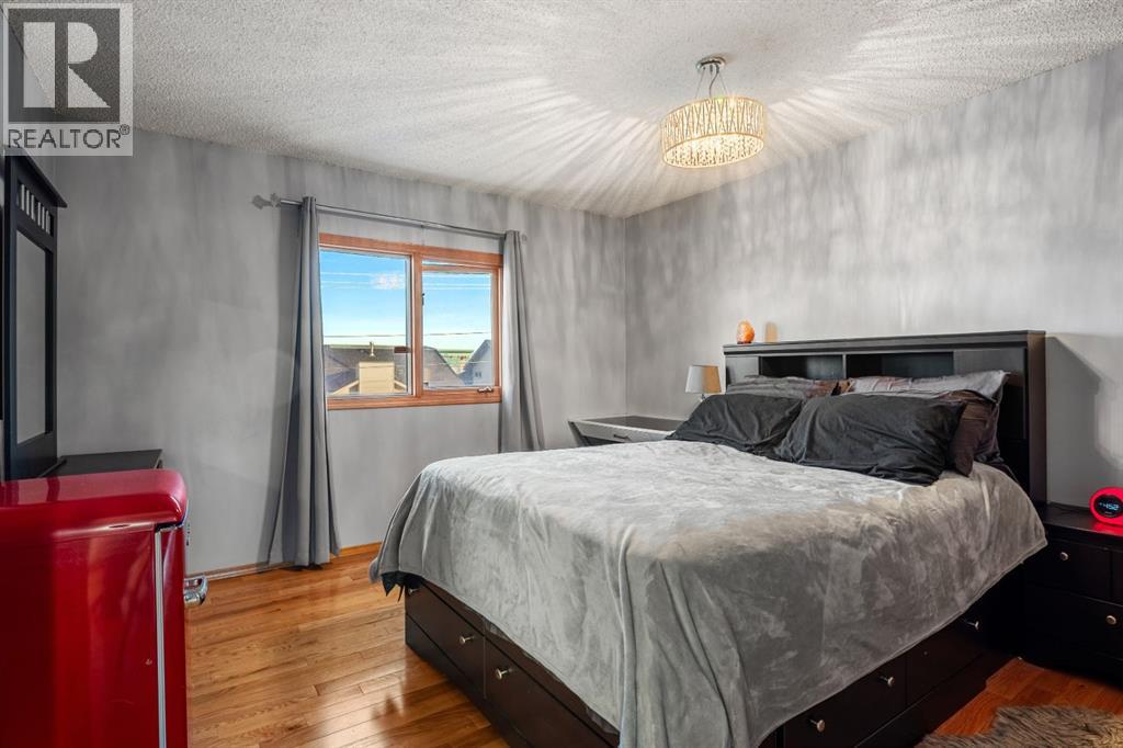 Single Family House for Sale in  Pasadena Green NE Monterey Park Calgary 