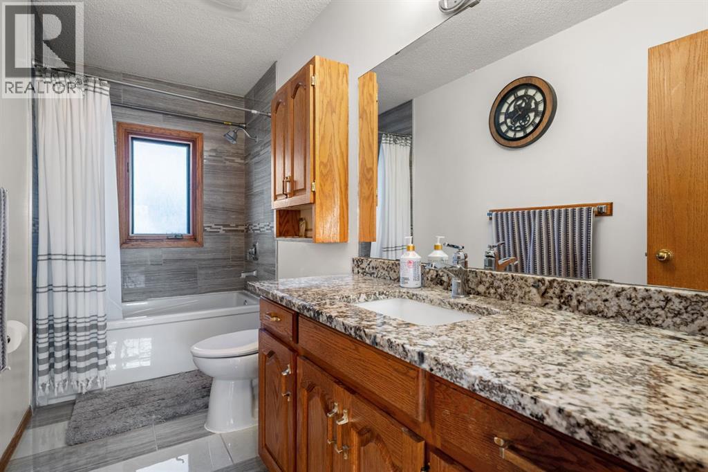 Single Family House for Sale in  Pasadena Green NE Monterey Park Calgary 