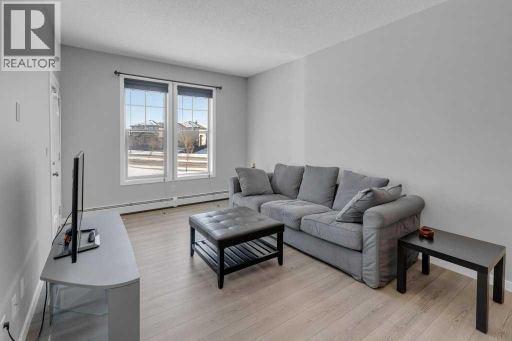 207 Sunset Drive, Cochrane