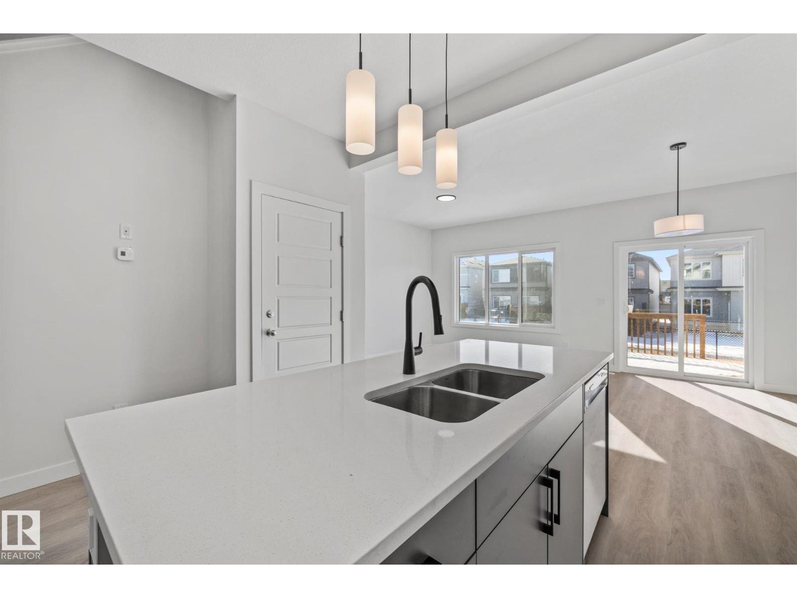 112 Honeysuckle GR, Leduc