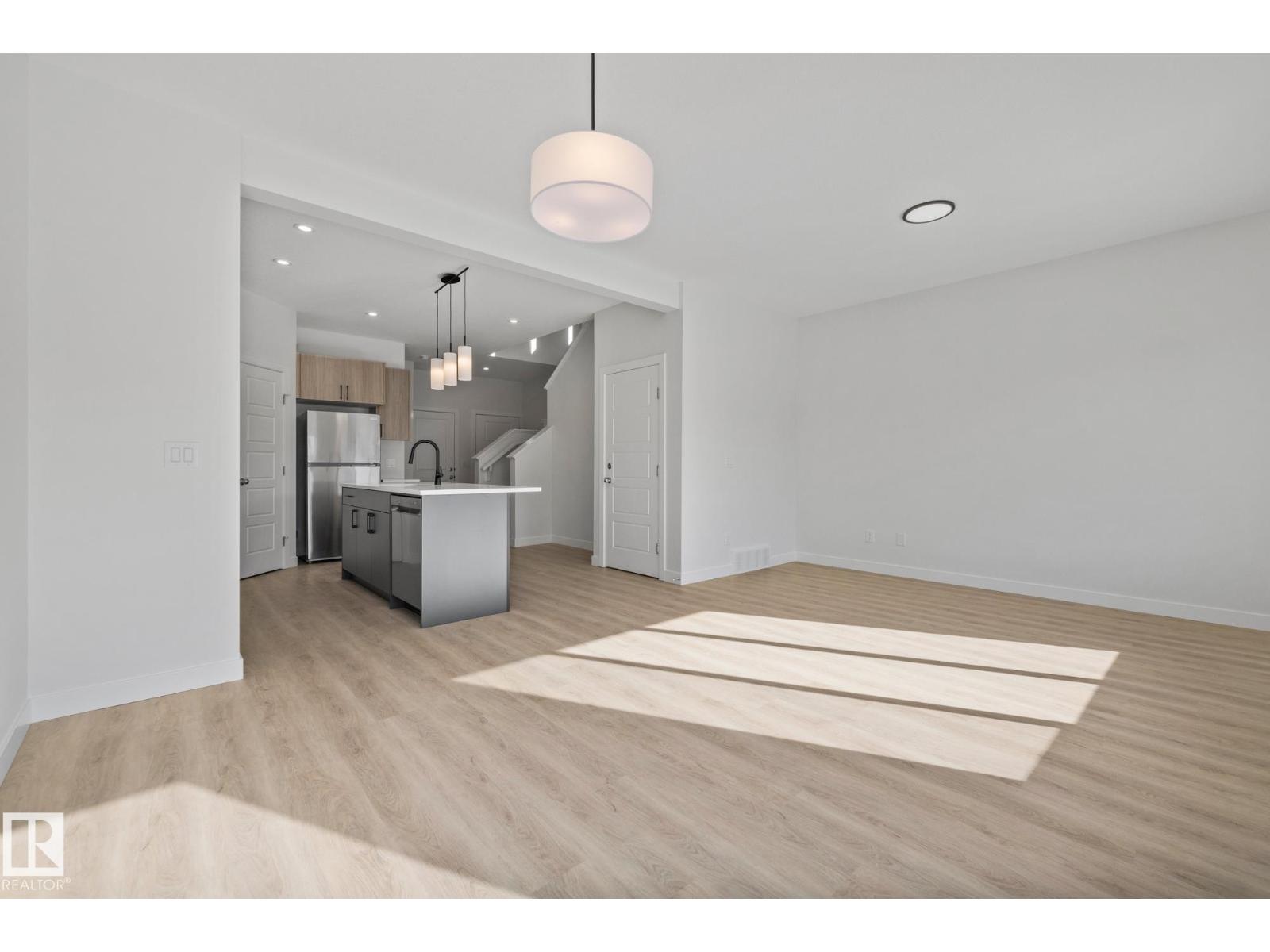 112 Honeysuckle GR, Leduc