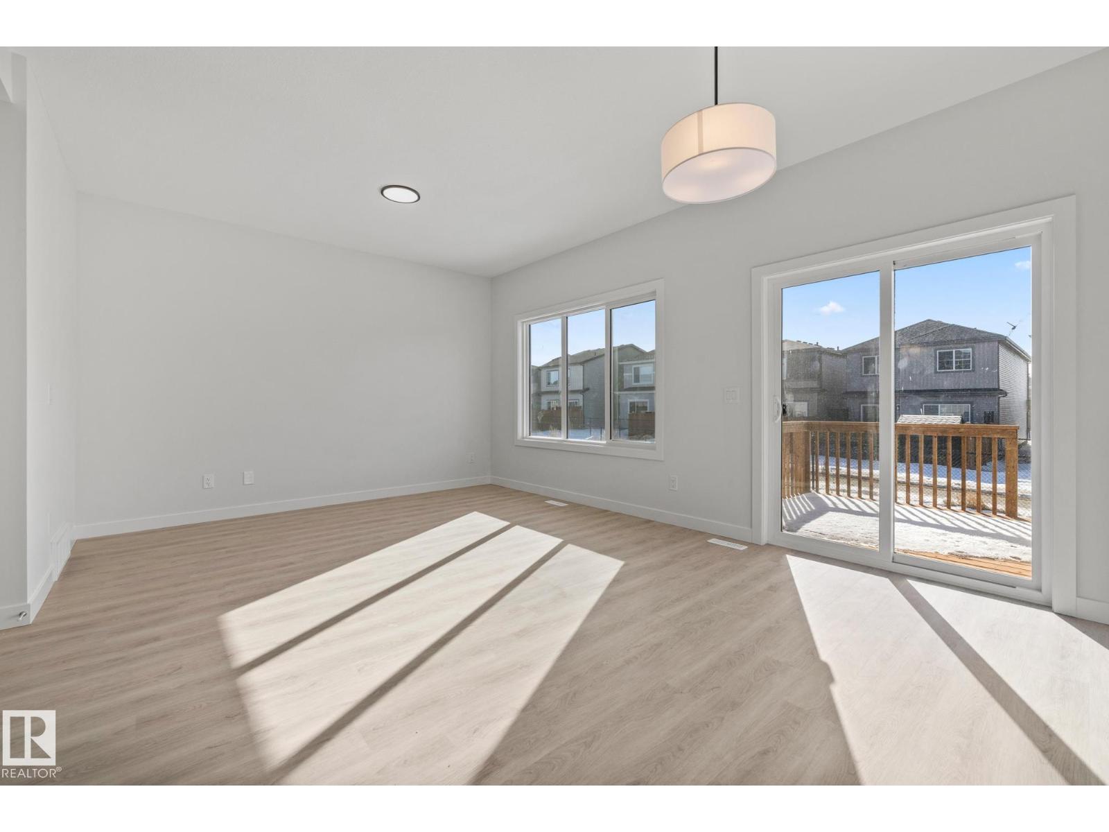 112 Honeysuckle GR, Leduc