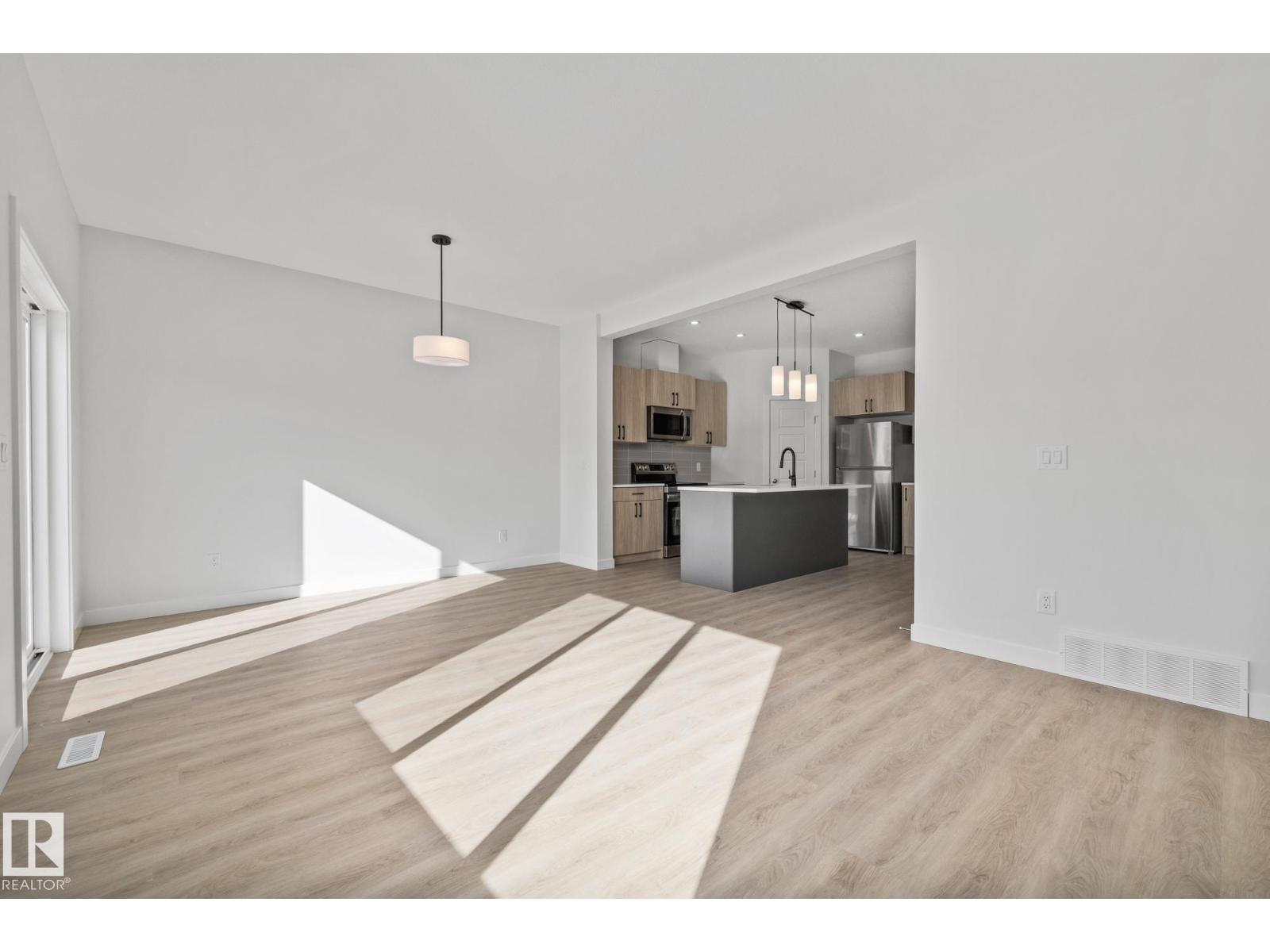 112 Honeysuckle GR, Leduc