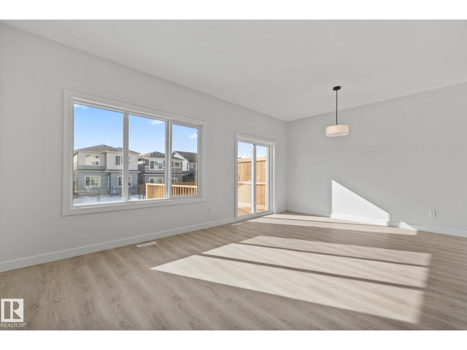 112 Honeysuckle GR, Leduc