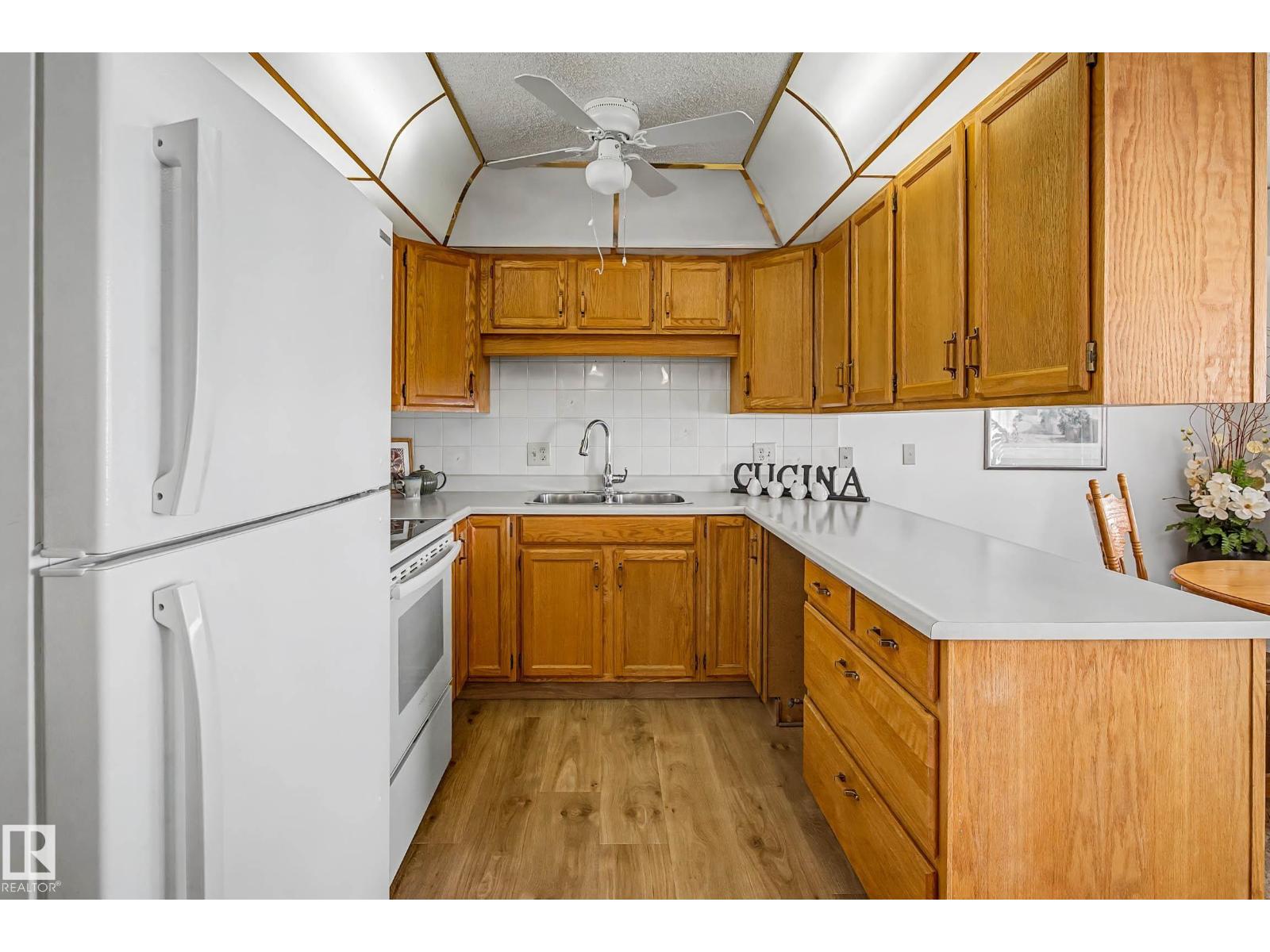 #41 903 109 ST NW NW - 11