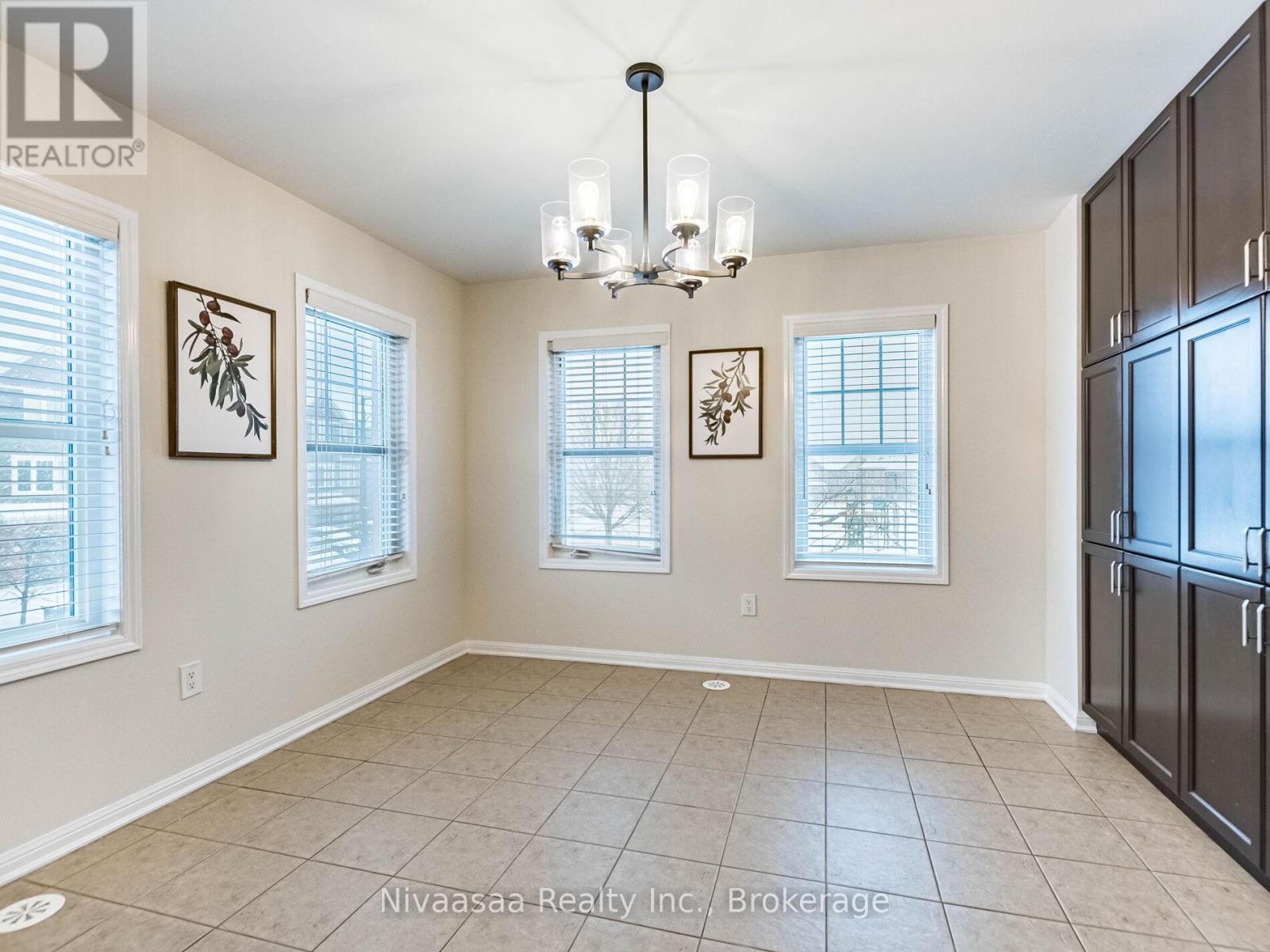 18 BETTERTON CRESCENT — photo 23