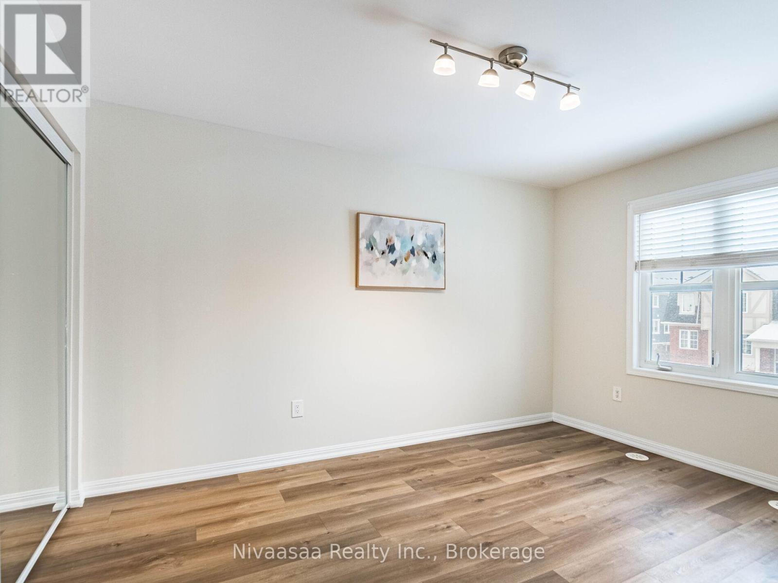 18 BETTERTON CRESCENT — photo 31