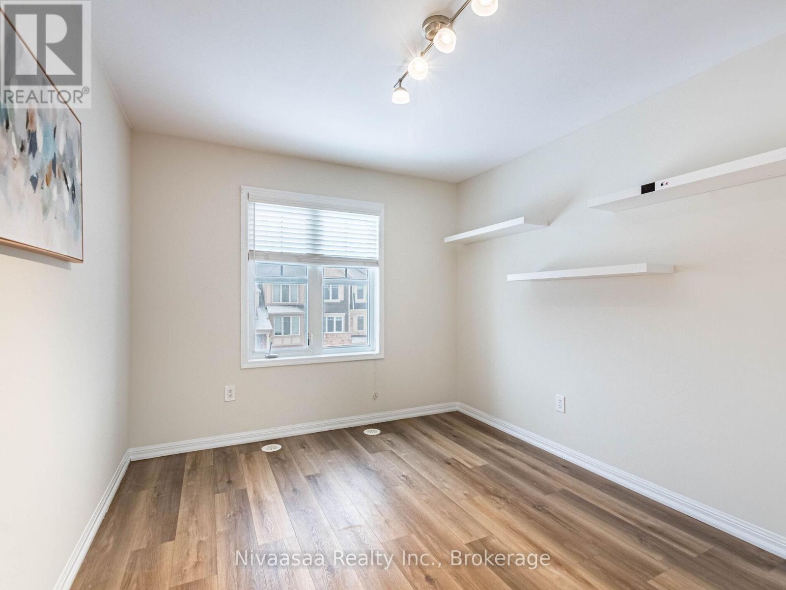 18 BETTERTON CRESCENT — photo 33
