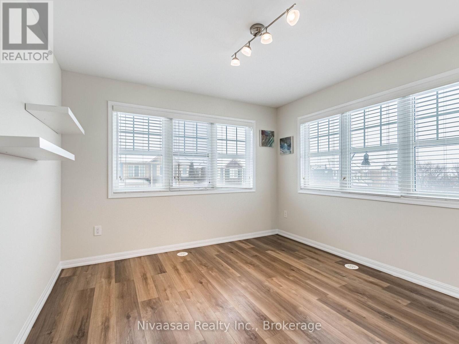 18 BETTERTON CRESCENT — photo 34