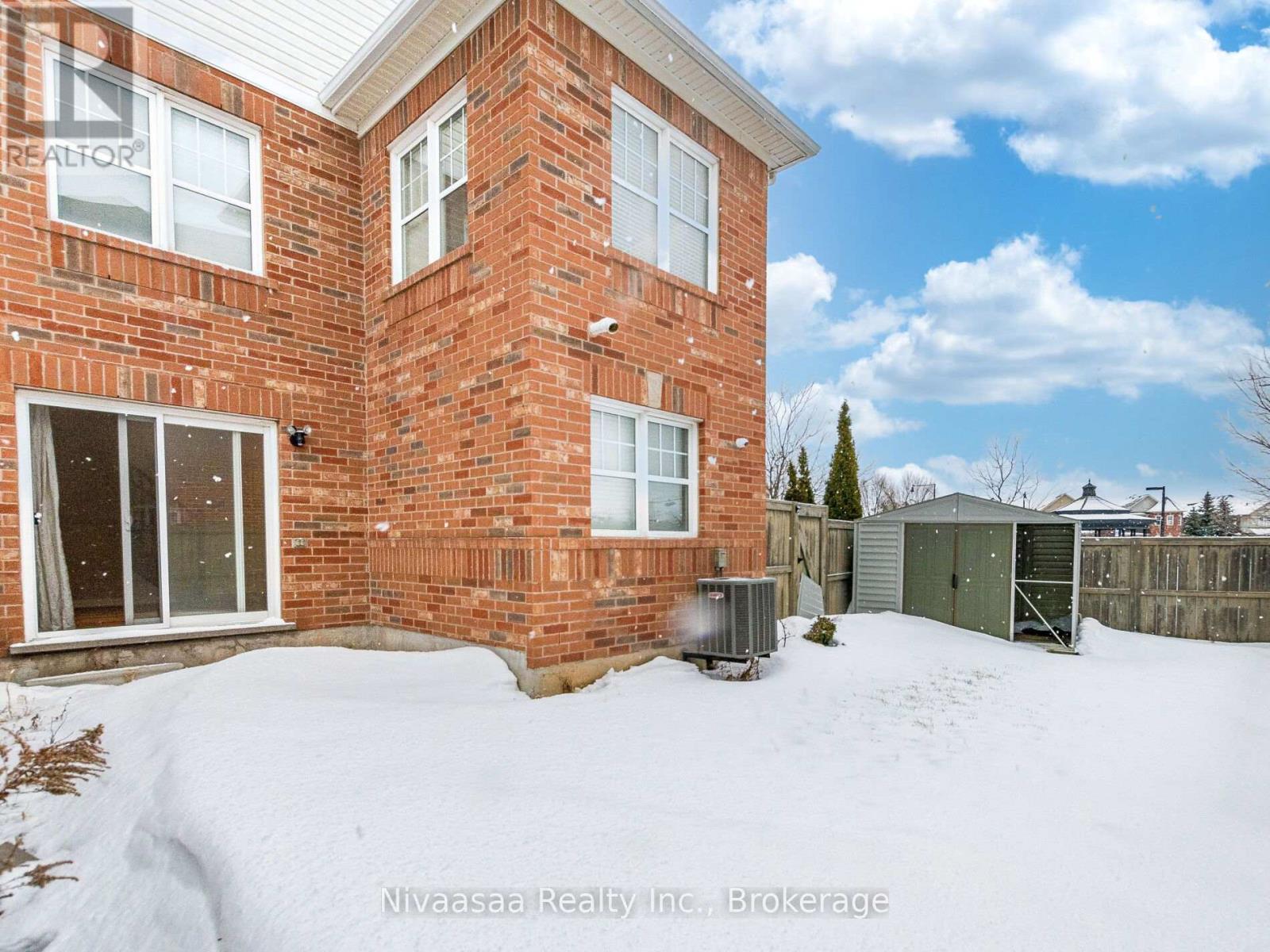 18 BETTERTON CRESCENT — photo 40
