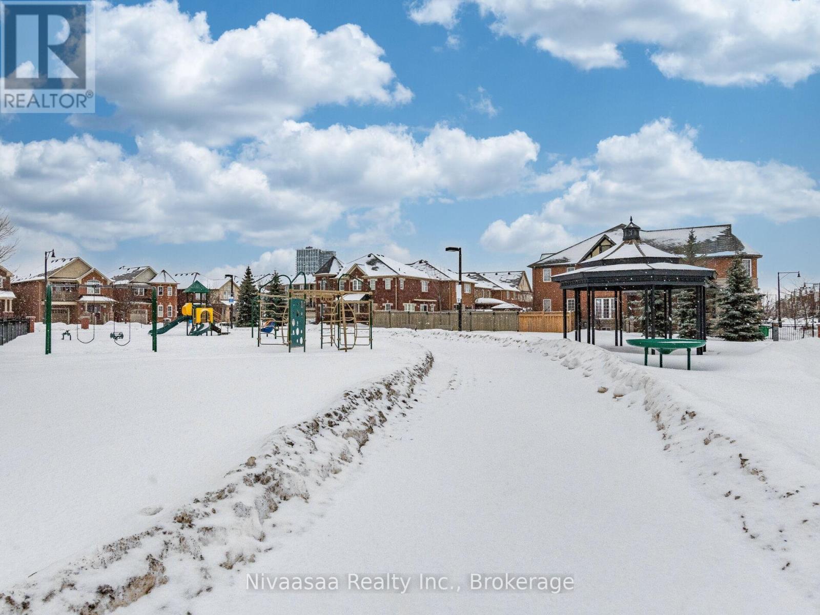 18 BETTERTON CRESCENT — photo 41