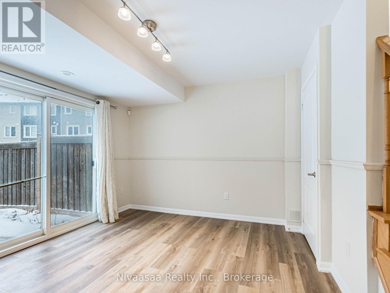 18 BETTERTON CRESCENT — photo 8