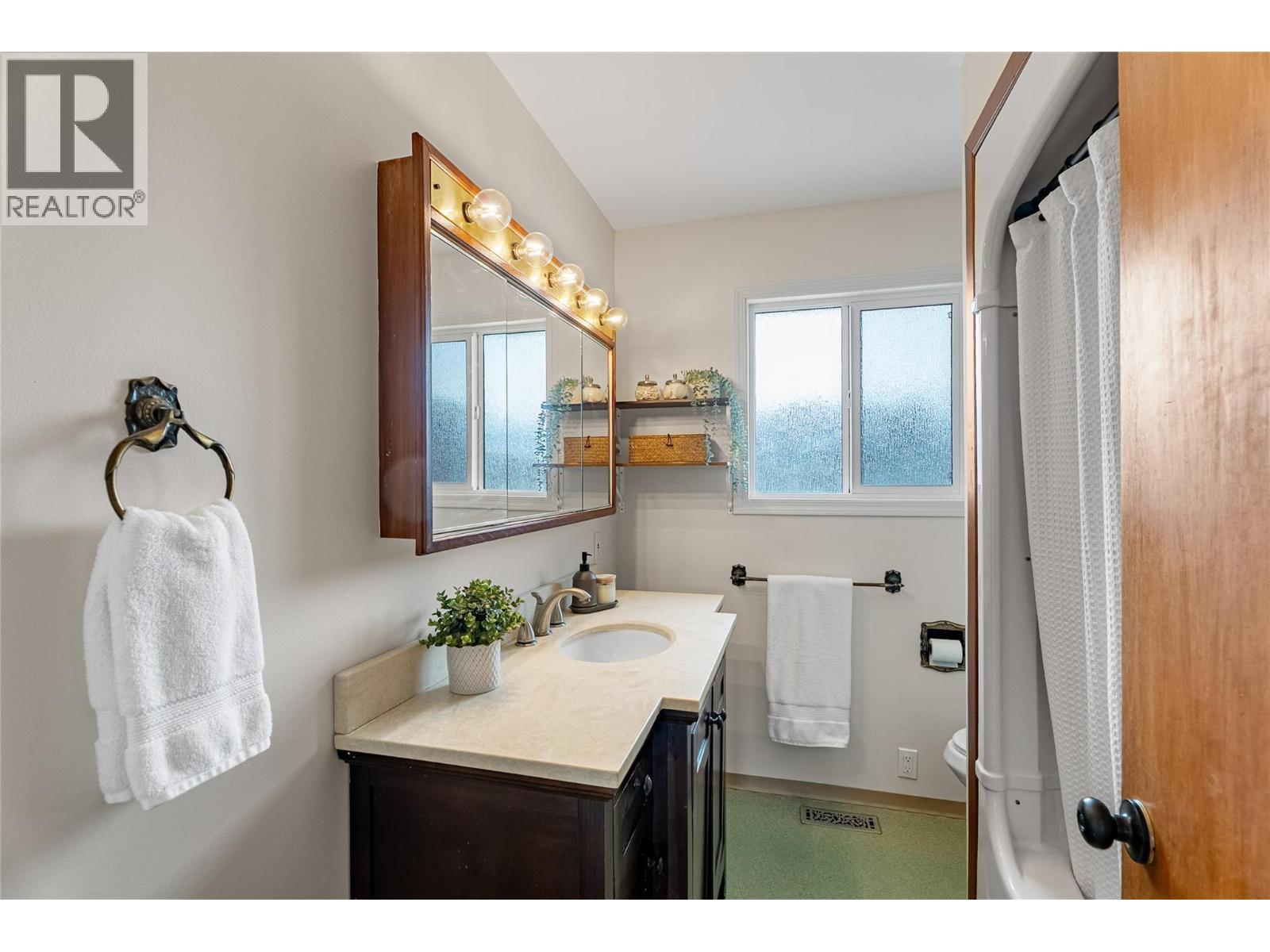 341 KENORA Road, Kamloops