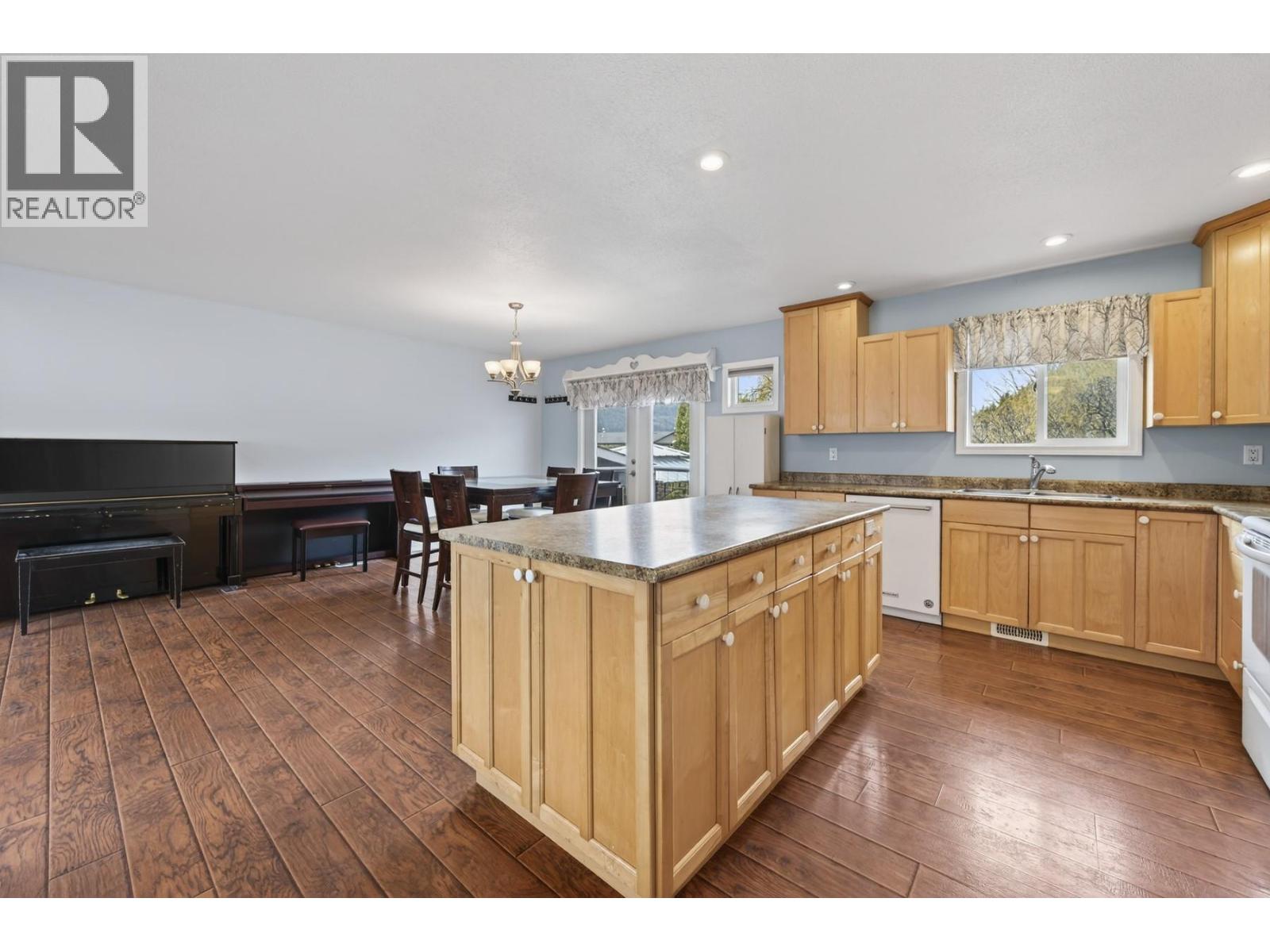 2351 Chapman Street, Merritt