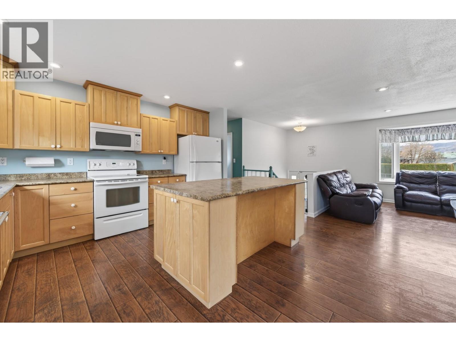 2351 Chapman Street, Merritt