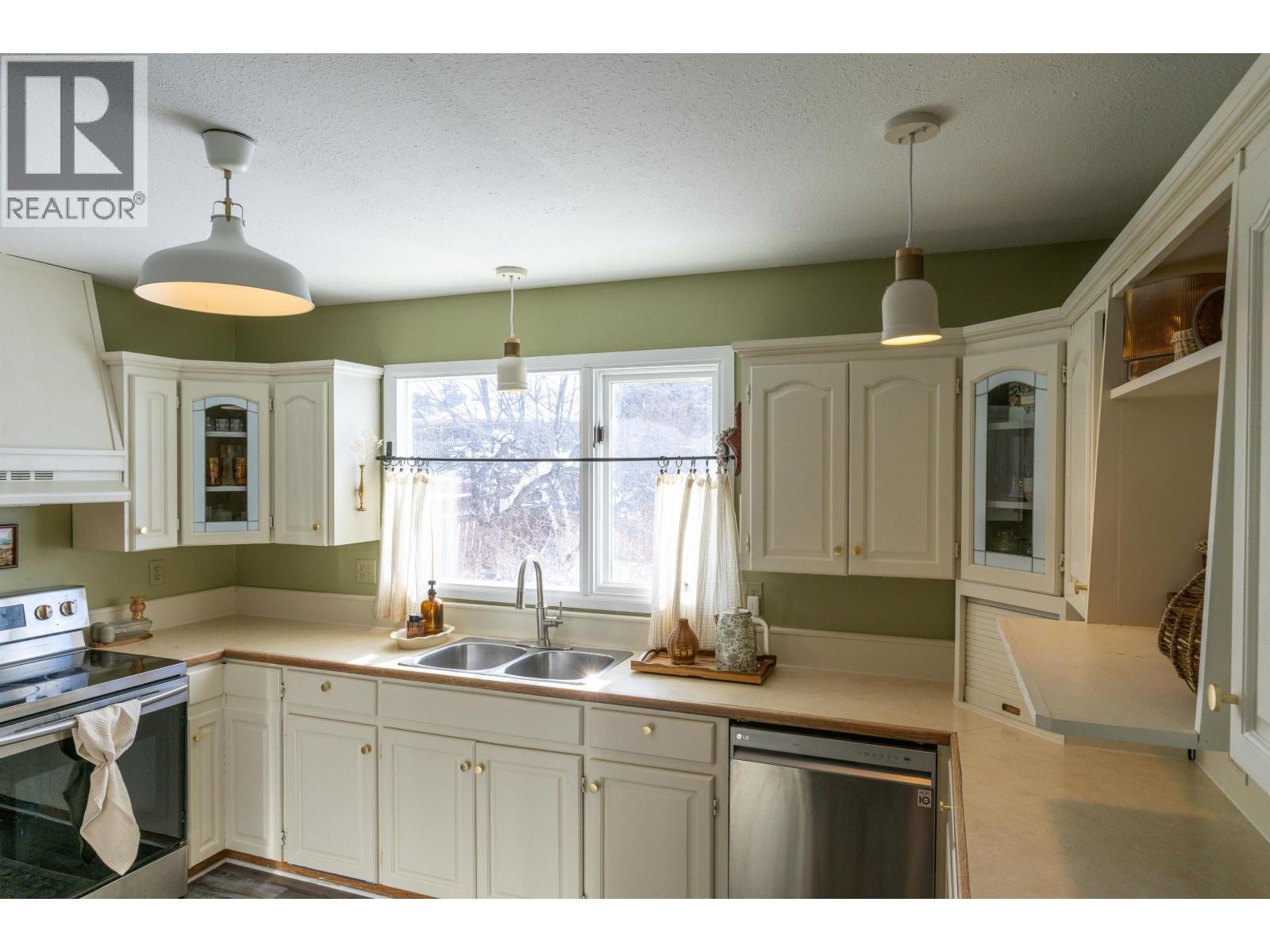 10511 113 AVENUE - 6