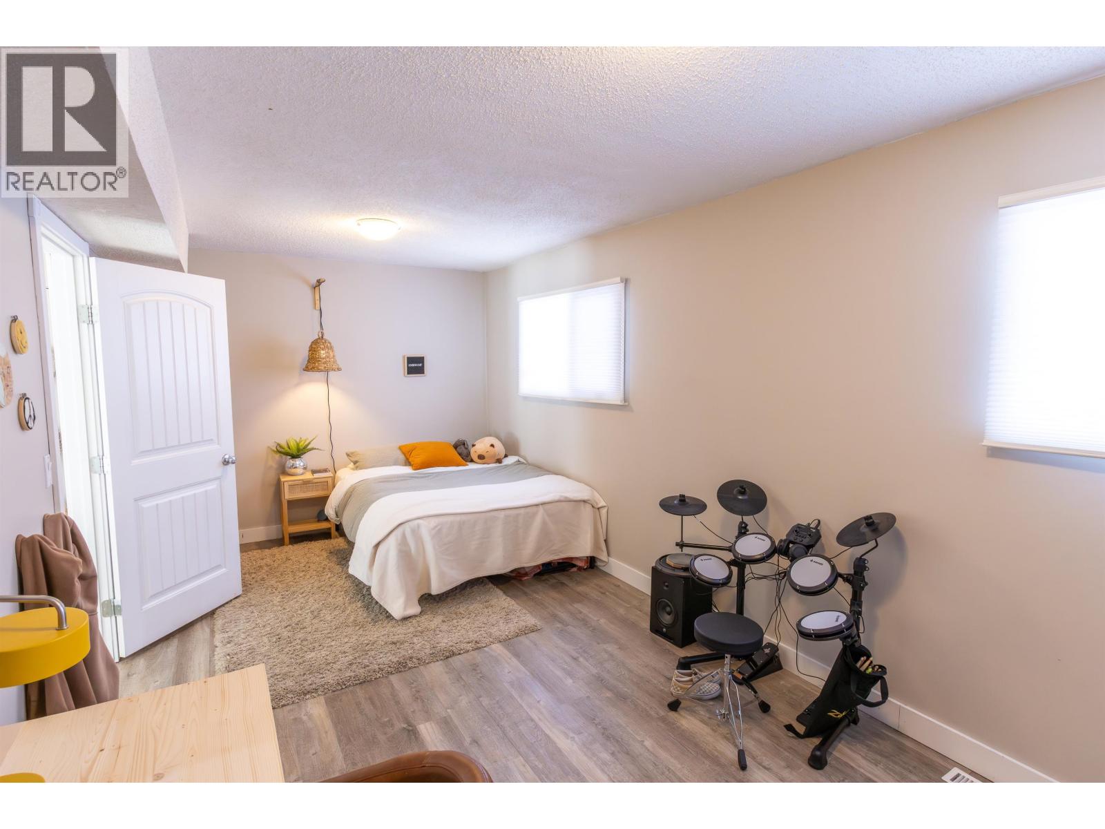 10511 113 AVENUE - 25