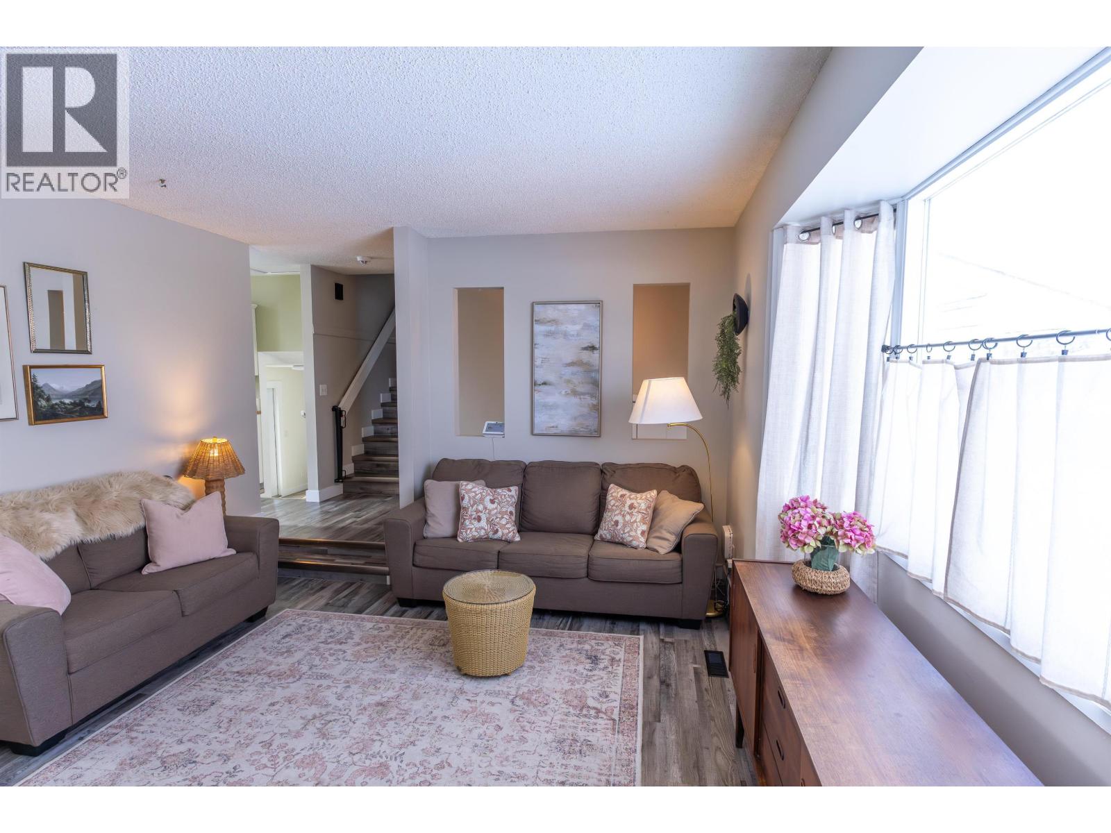 10511 113 AVENUE - 11