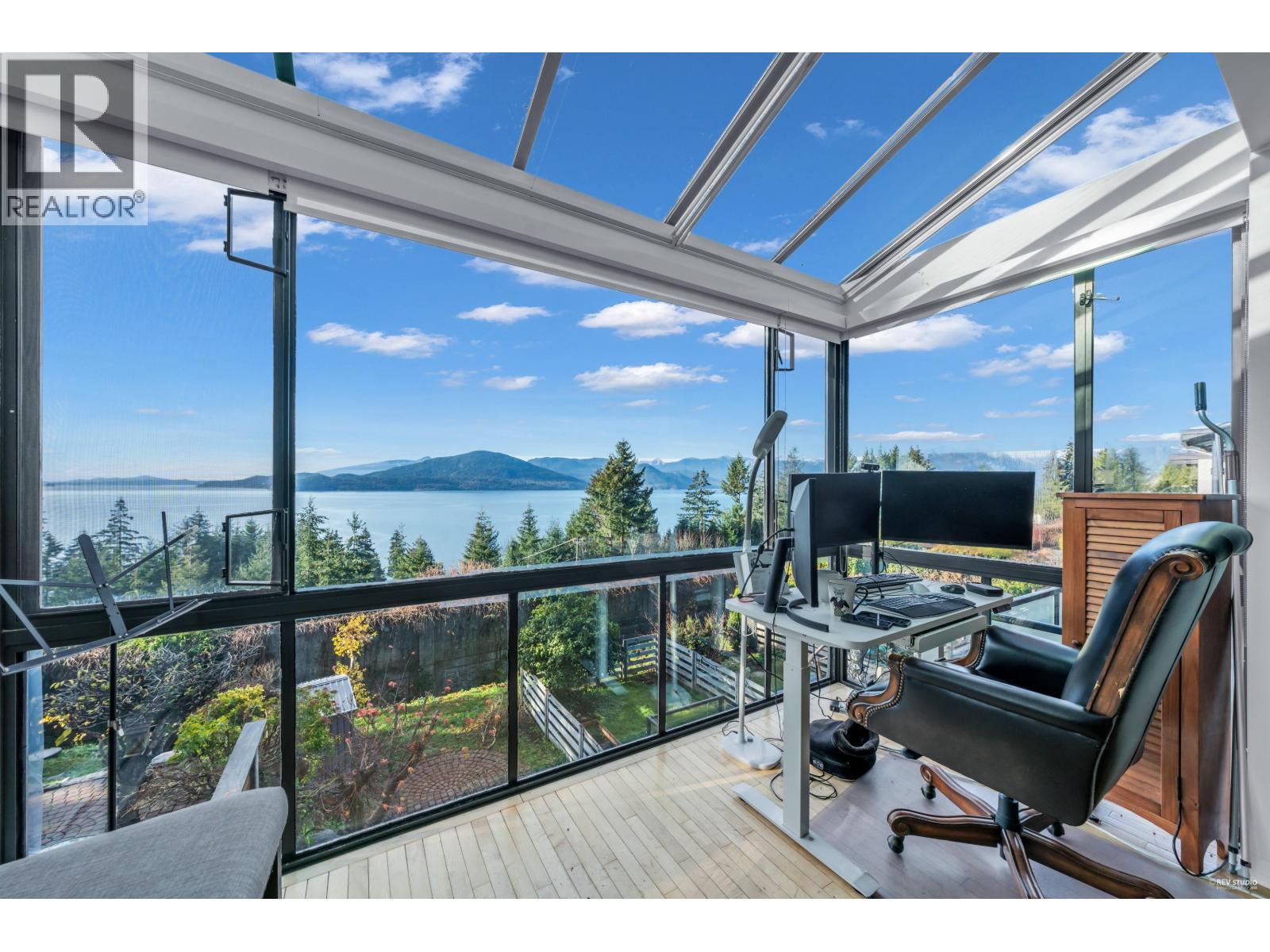 432 CROSSCREEK ROAD, Lions Bay