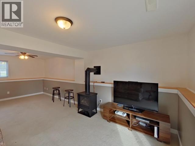 6974 TERRACE STREET, Powell River