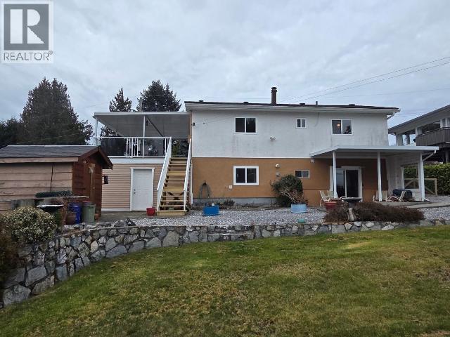 6974 TERRACE STREET, Powell River