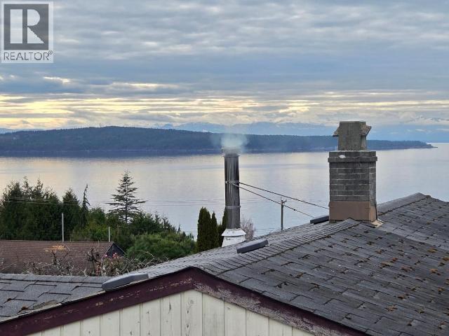 6974 TERRACE STREET, Powell River