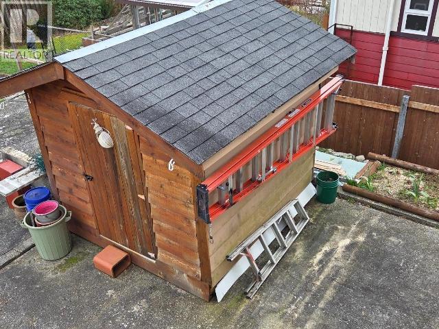 6974 TERRACE STREET, Powell River