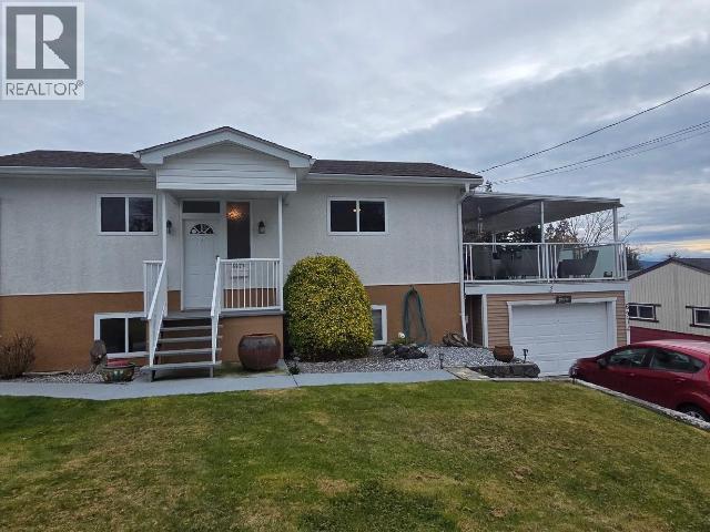 6974 TERRACE STREET, Powell River