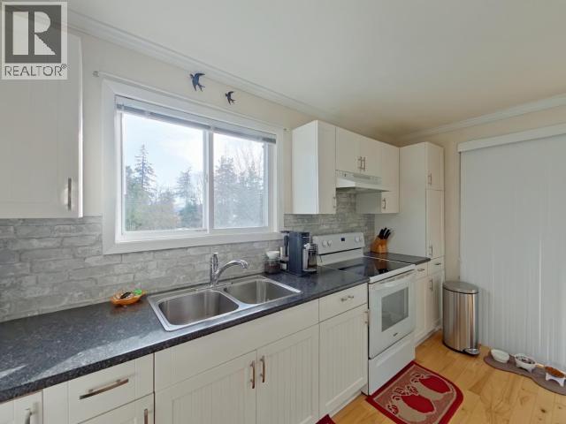 6974 TERRACE STREET, Powell River