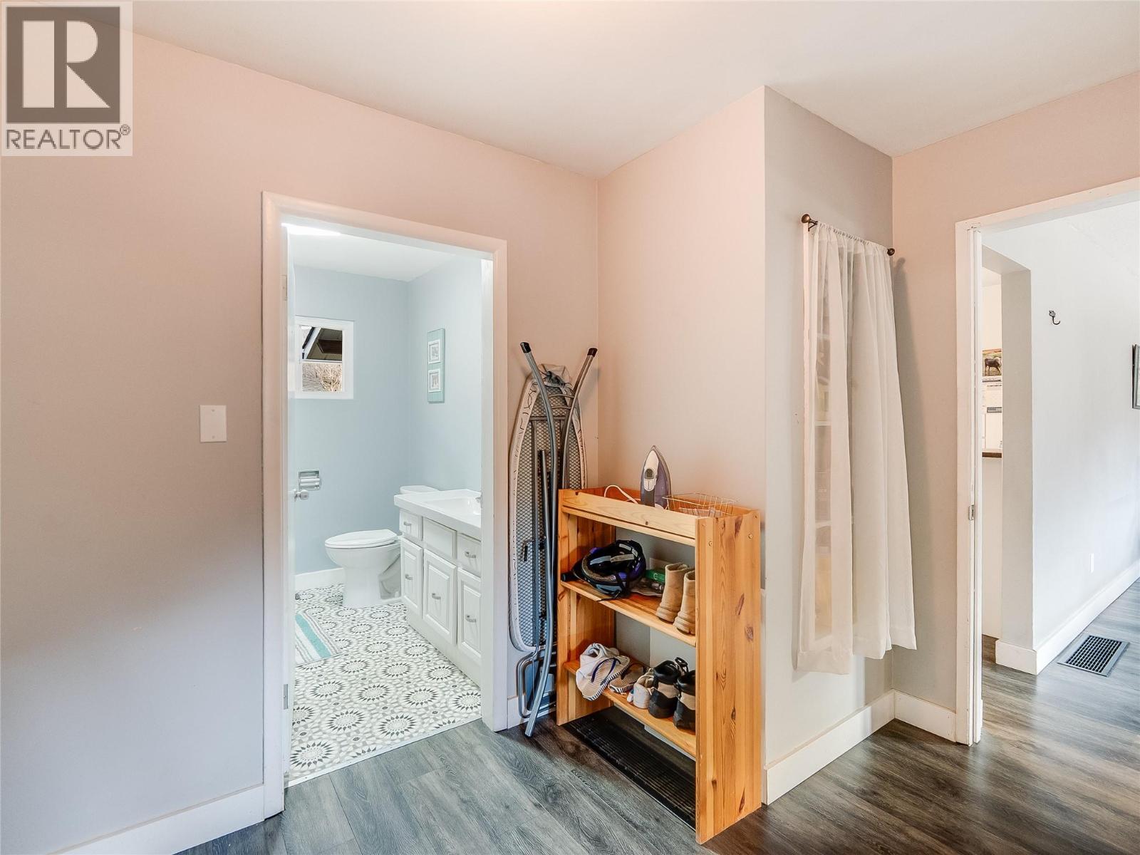 567 7th Avenue - 25