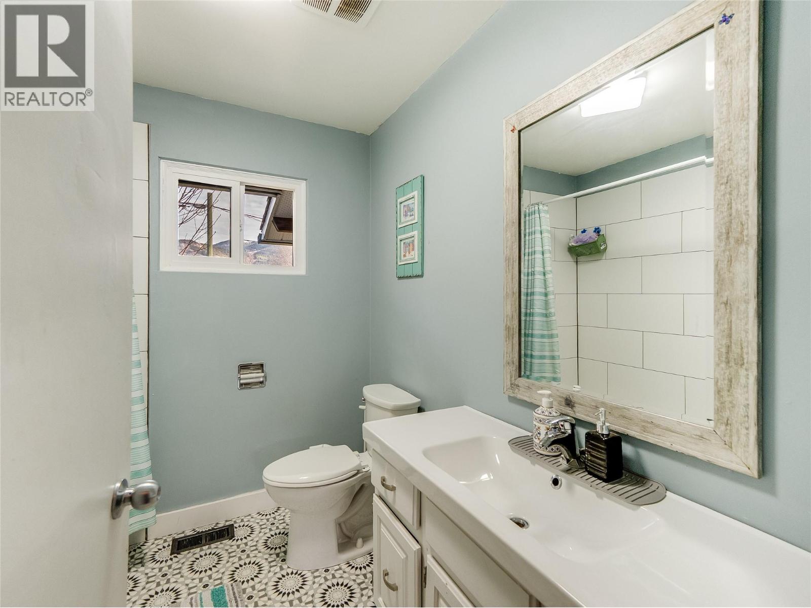 567 7th Avenue, Castlegar