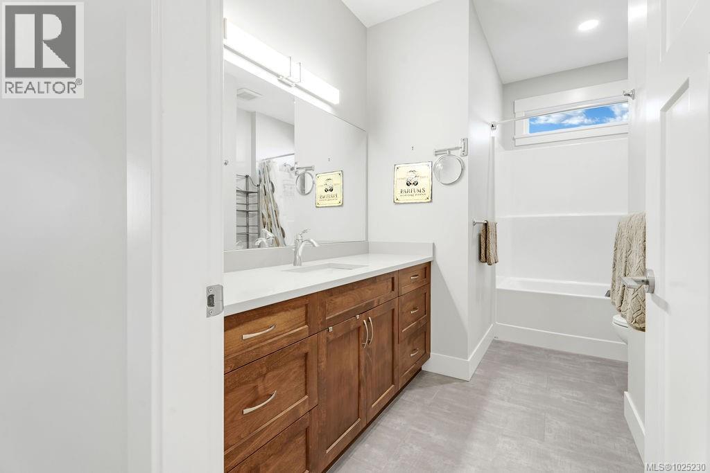 5 720 Russell Rd, Ladysmith