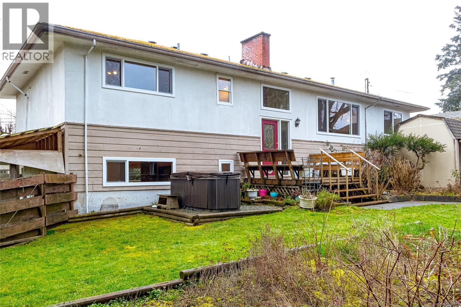 3030 Dogwood Rd - 3
