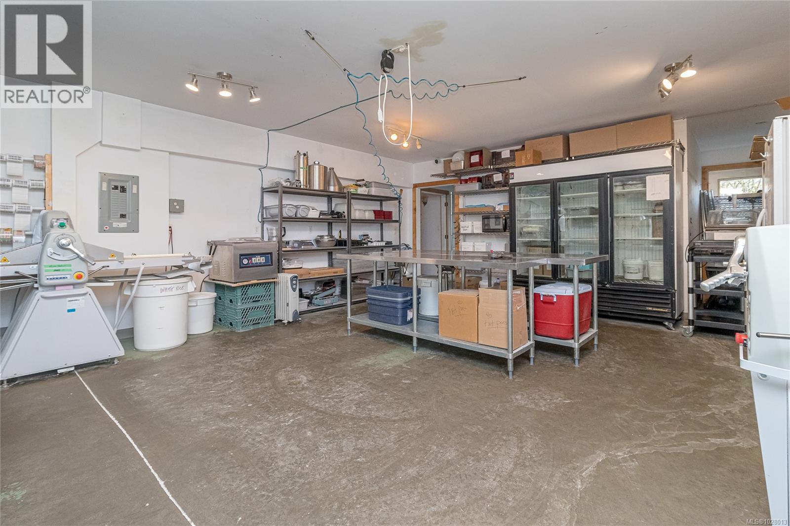 3030 DOGWOOD RD - 43