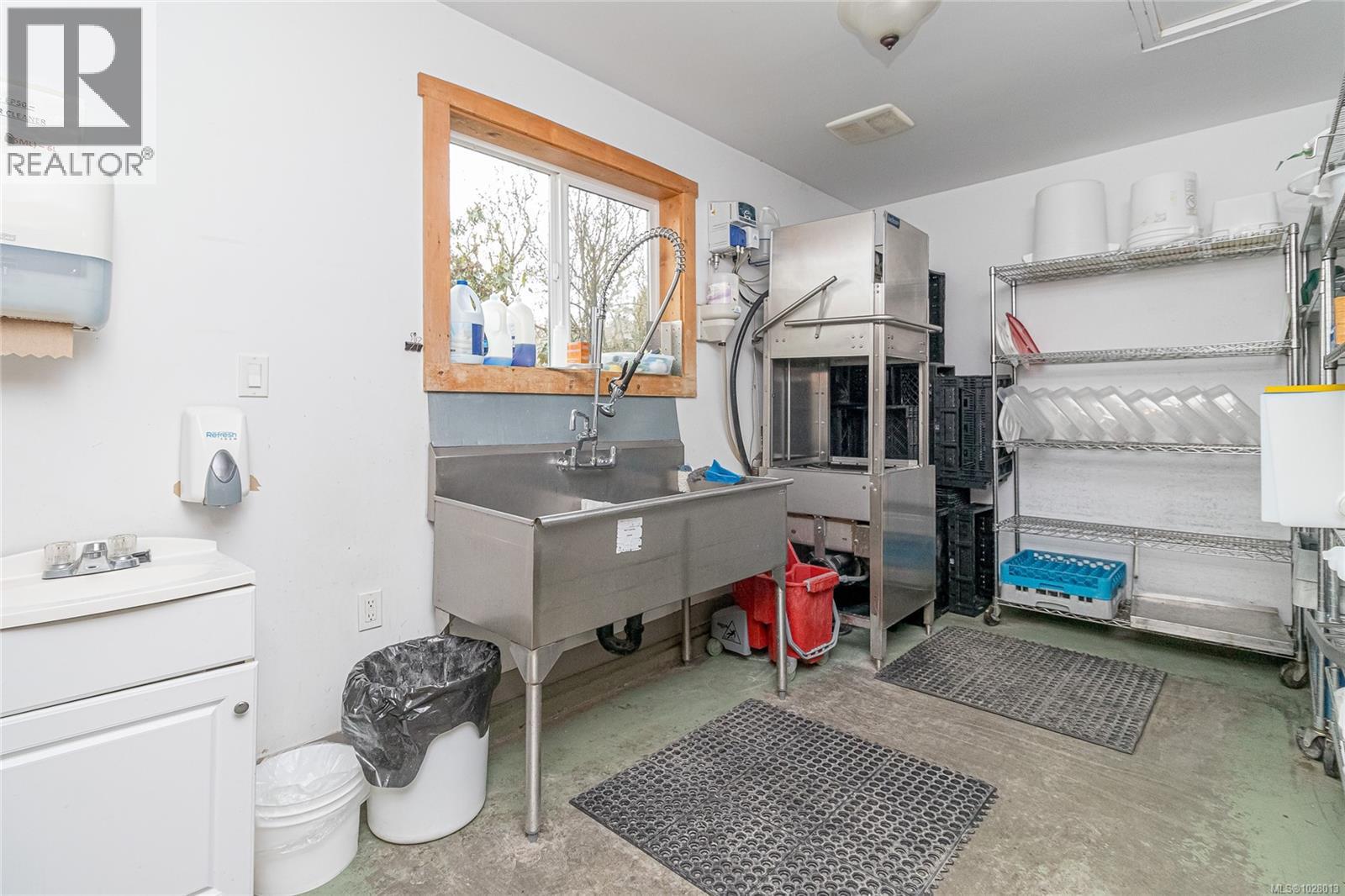 3030 DOGWOOD RD - 44